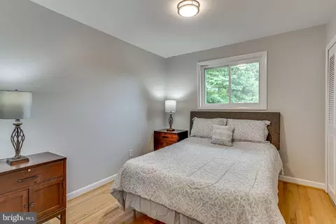 Bedroom - 8317 Tuckerman Ln, Potomac, MD 20854 photo 7 of 10