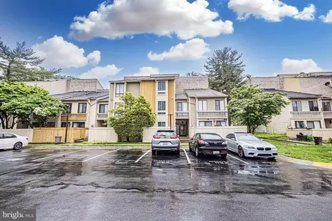 9922 Ridgeline Dr, Gaithersburg, MD 20879