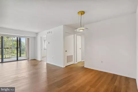 15101 Interlachen Dr #1-407, Silver Spring, MD 20906 photo 7