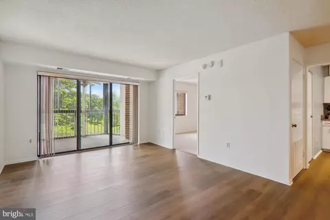 15101 Interlachen Dr #1-407, Silver Spring, MD 20906 photo 5