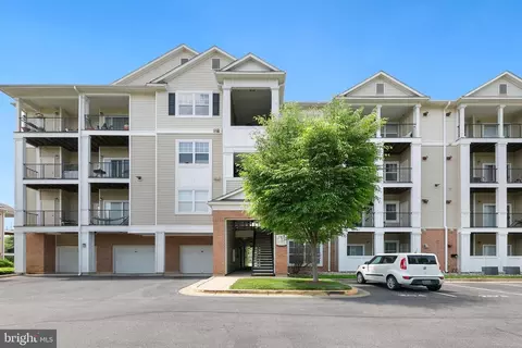 19625 Galway Bay Cir #204, Germantown, MD 20874