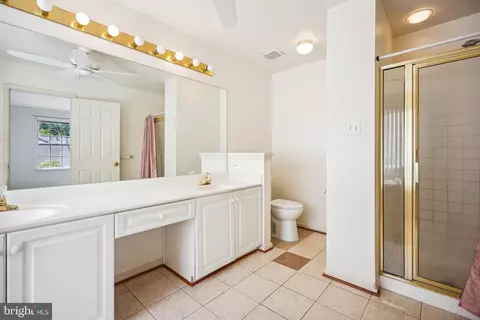 Bath - 15103 Hunter Mountain Ln, Silver Spring, MD 20906 photo 3 of 4