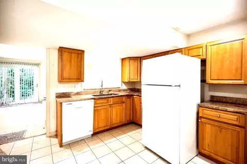 Kitchen - 15103 Hunter Mountain Ln, Silver Spring, MD 20906 photo 3 of 3