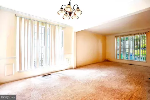 Living - 15103 Hunter Mountain Ln, Silver Spring, MD 20906 photo 6 of 9