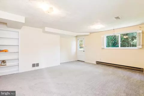Living - 812 Venice Dr, Silver Spring, MD 20904 photo 4 of 4
