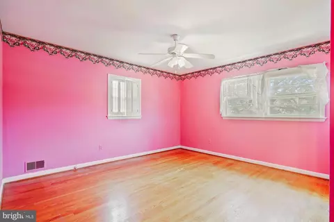 Bedroom - 812 Venice Dr, Silver Spring, MD 20904 photo 5 of 8