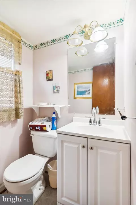 Bath - 812 Venice Dr, Silver Spring, MD 20904 photo 3 of 3