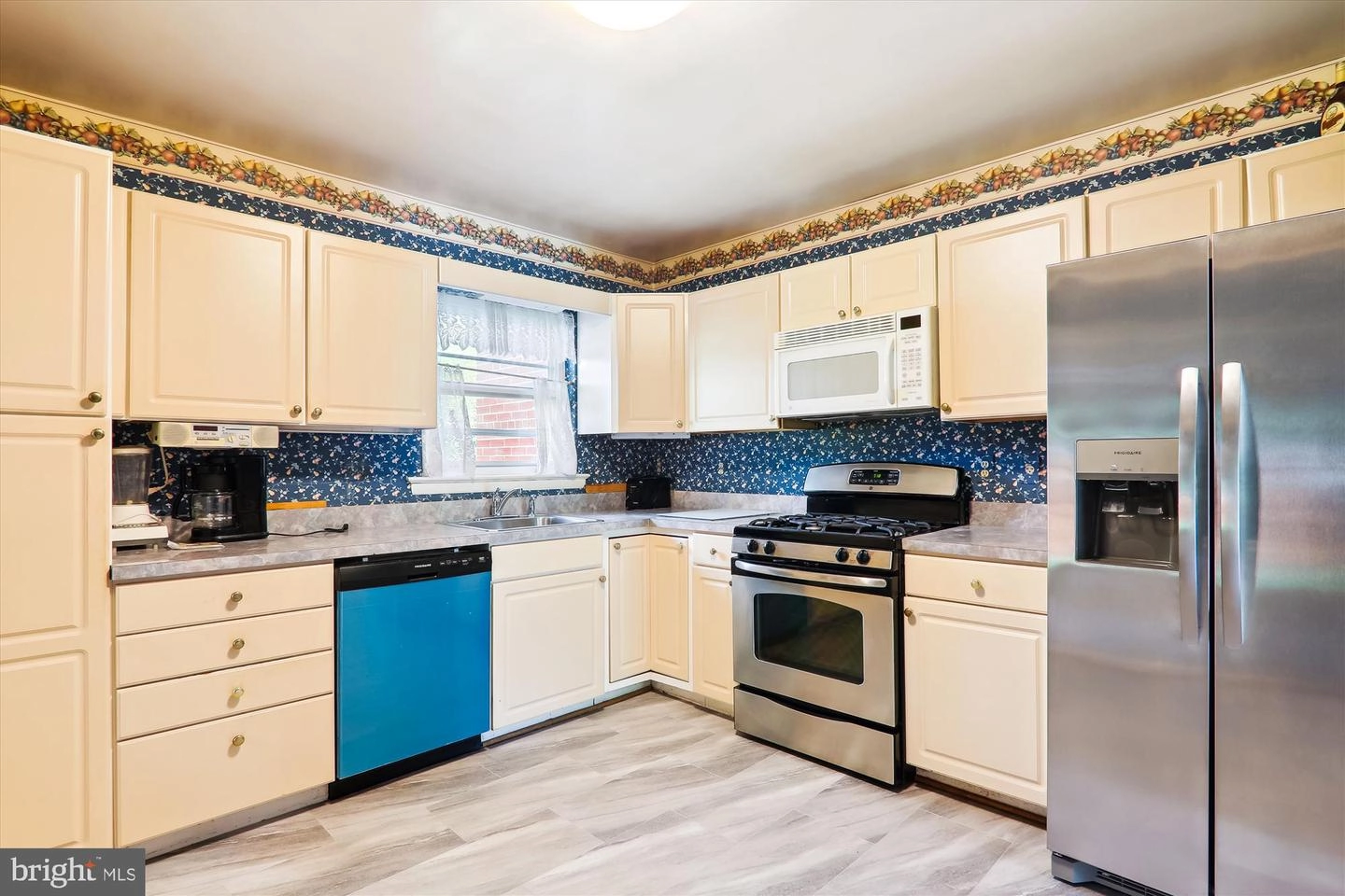 Kitchen - 812 Venice Dr, Silver Spring, MD 20904 photo 2 of 3