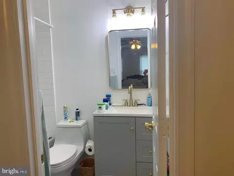 Bath - 16 Wilcox Ct, Silver Spring, MD 20906 photo 7 of 10