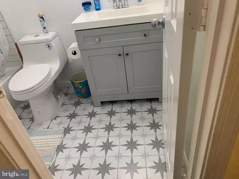 Bath - 16 Wilcox Ct, Silver Spring, MD 20906 photo 4 of 10