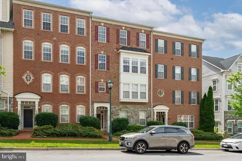 13036 Clarksburg Square Rd #8, Clarksburg, MD 20871