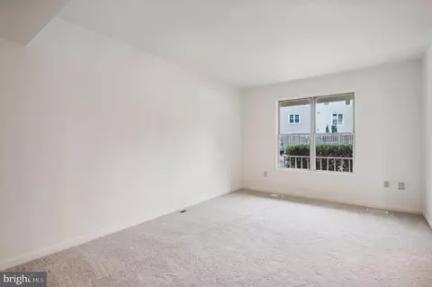 103 Kinsman View Cir, Silver Spring, MD 20901 photo 5