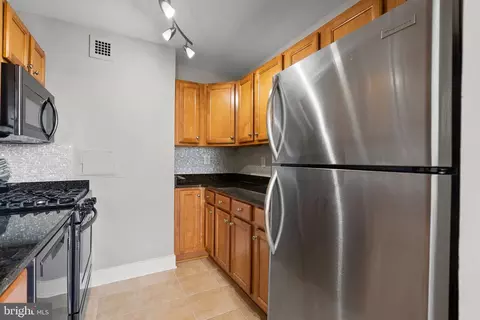 1220 Blair Mill Rd #901, Silver Spring, MD 20910 photo 4