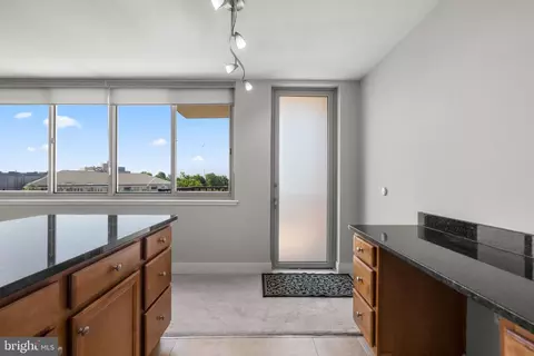 1220 Blair Mill Rd #901, Silver Spring, MD 20910 photo 6