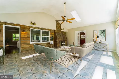 1901 Briggs Chaney Rd, Silver Spring, MD 20905 photo 8
