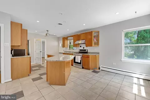 1901 Briggs Chaney Rd, Silver Spring, MD 20905 photo 15