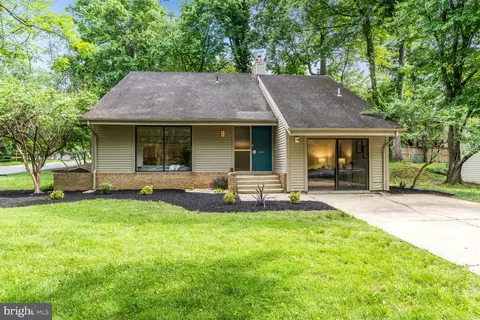 10 Tapiola Ct, Rockville, MD 20850