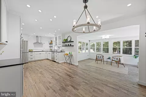 8517 Brickyard Rd, Potomac, MD 20854 photo 6