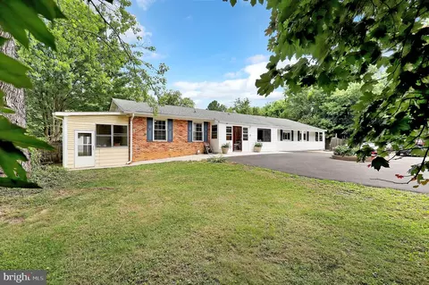 8315 Warfield Rd, Gaithersburg, MD 20882