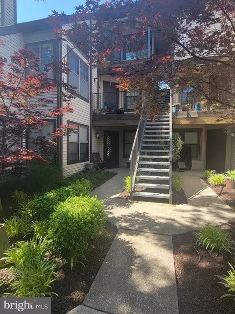 3805 Ski Lodge Dr #102, Burtonsville, MD 20866