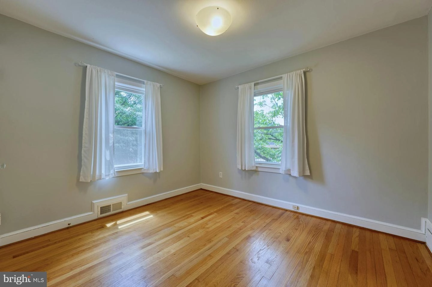 9925 Markham St, Silver Spring, MD 20901 photo 15