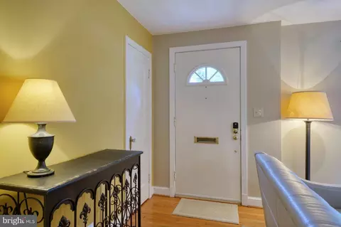 9925 Markham St, Silver Spring, MD 20901 photo 4