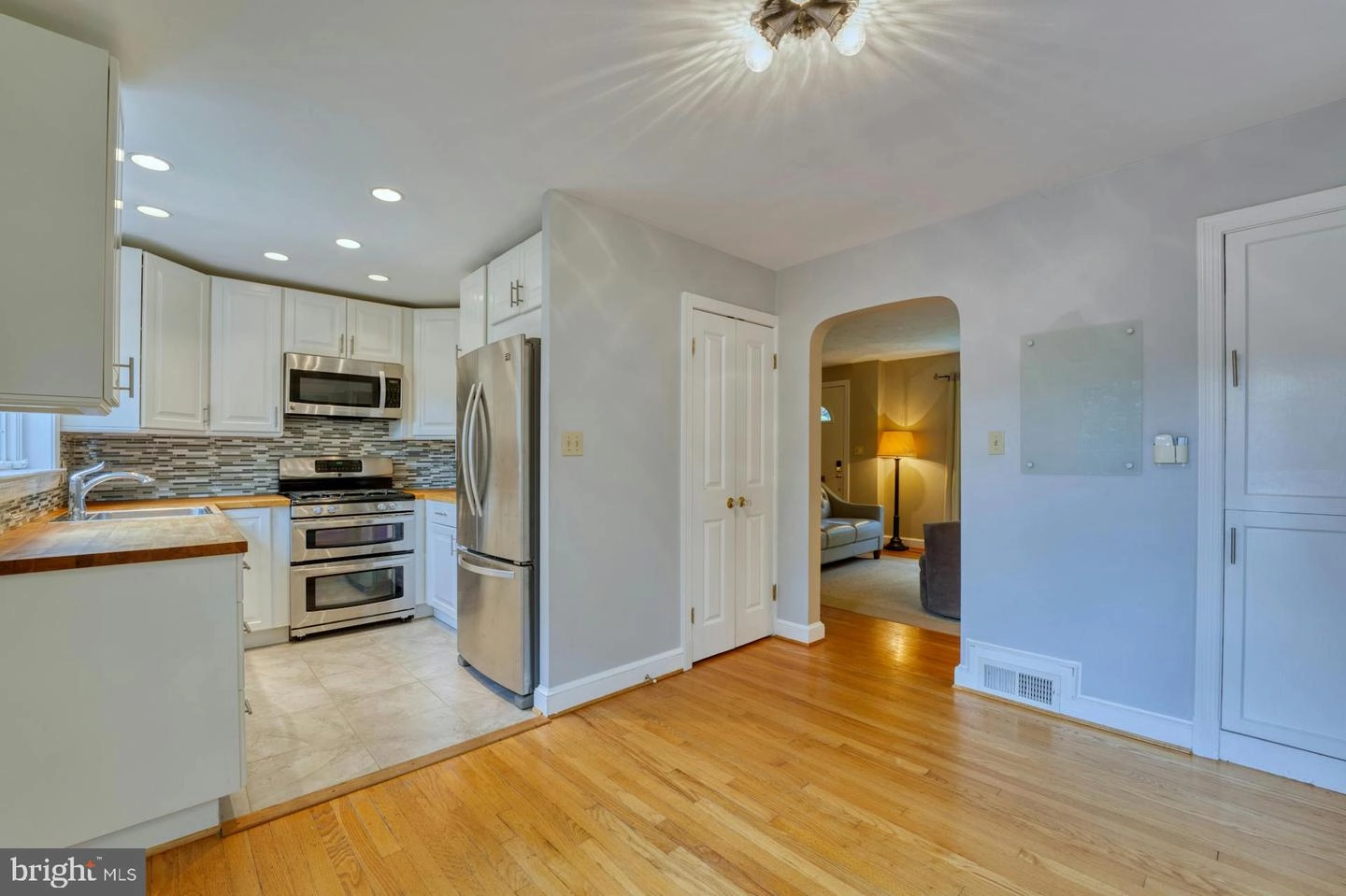 9925 Markham St, Silver Spring, MD 20901 photo 11