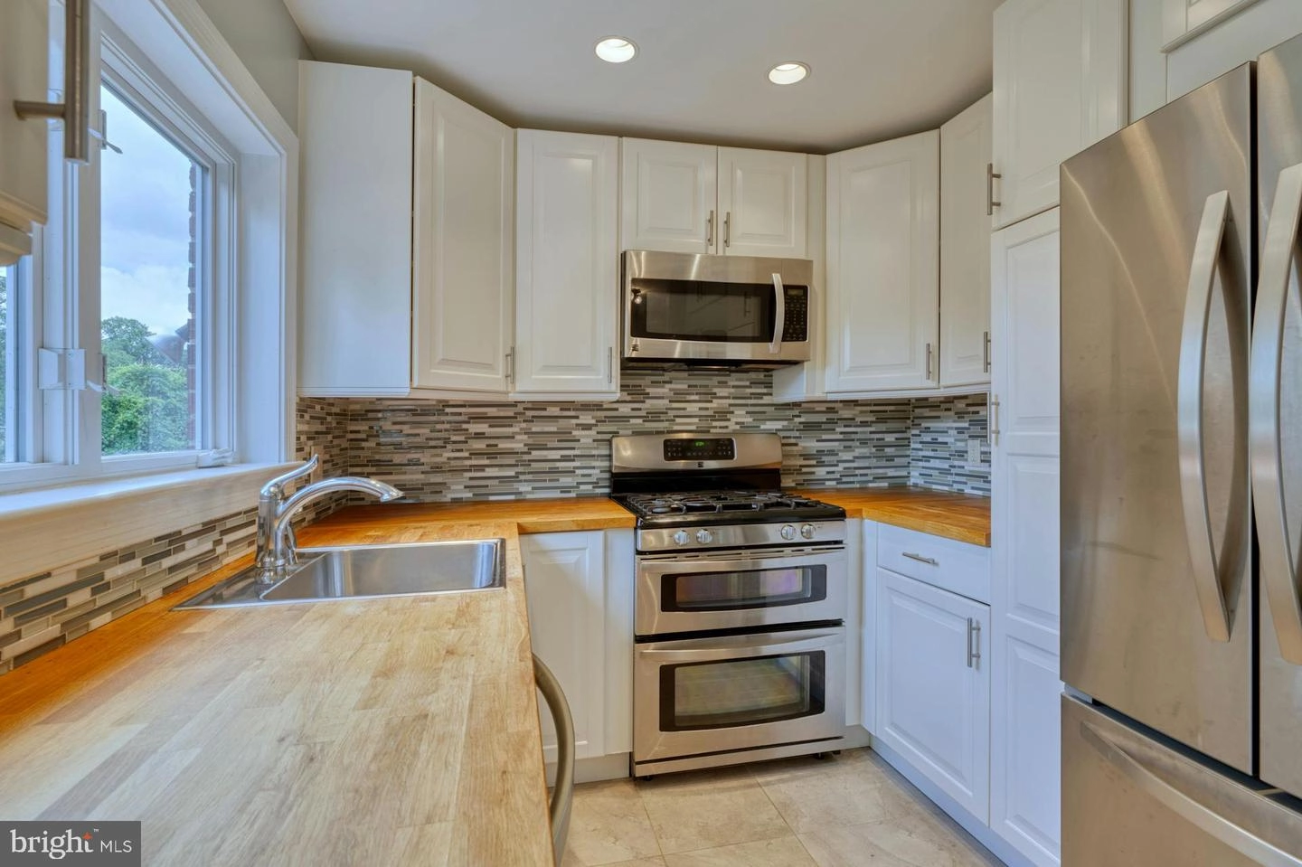 9925 Markham St, Silver Spring, MD 20901 photo 13