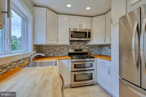 9925 Markham St, Silver Spring, MD 20901 photo 13