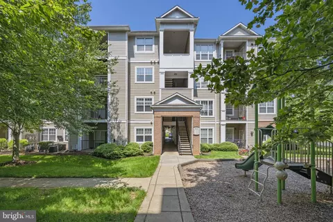 19620 Galway Bay Cir #303, Germantown, MD 20874