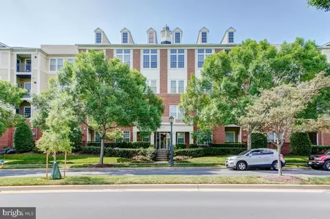 701 Fallsgrove Dr #311, Rockville, MD 20850