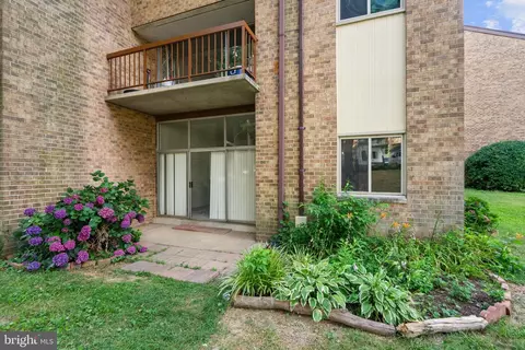 9904 Walker House Rd #9904-1, Montgomery Village, MD 20886