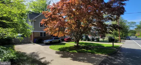 5820 Bradley Blvd, Bethesda, MD 20814