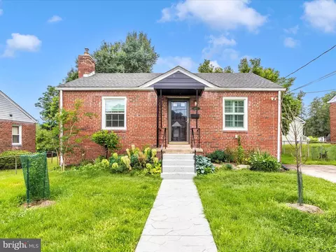 10812 Stella Ct, Kensington, MD 20895