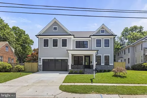 9527 Ewing Dr, Bethesda, MD 20817