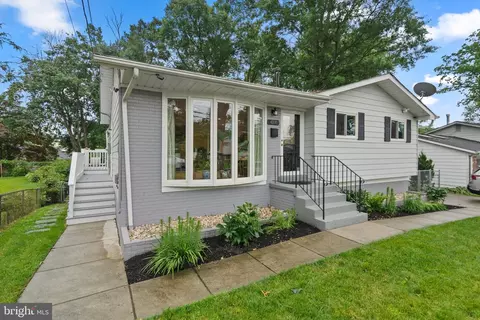 4914 Arbutus Ave, Rockville, MD 20853