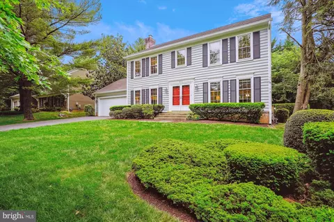904 Farm Haven Dr, Rockville, MD 20852