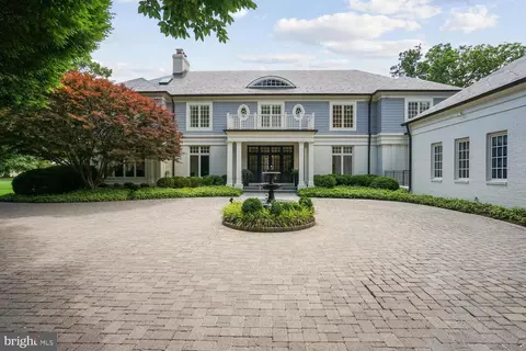 10706 Riverwood Dr, Potomac, MD 20854