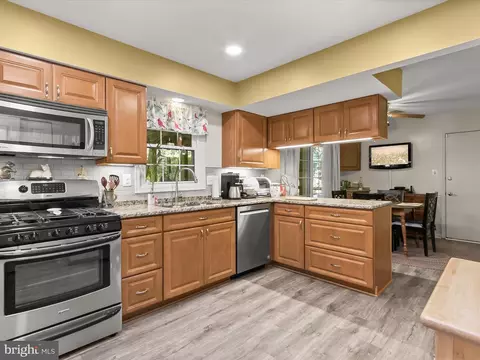 Kitchen - 25 Hidden Valley Ct, Silver Spring, MD 20904 photo 2 of 4