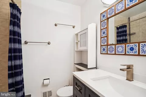 Bath - 1213 Ednor Rd, Silver Spring, MD 20905 photo 2 of 3
