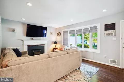 Living - 1213 Ednor Rd, Silver Spring, MD 20905 photo 1 of 2