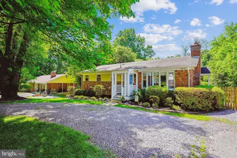 1213 Ednor Rd, Silver Spring, MD 20905