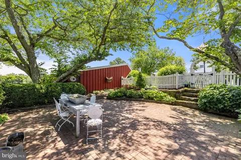 Exterior - 20415 Westerly Rd, Poolesville, MD 20837 photo 10 of 20