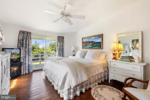 Bedroom - 20415 Westerly Rd, Poolesville, MD 20837 photo 4 of 4
