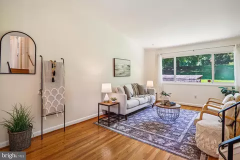 9904 Hedin Dr, Silver Spring, MD 20903 photo 2