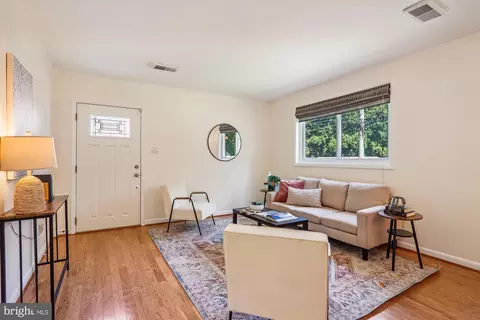 9904 Hedin Dr, Silver Spring, MD 20903 photo 8