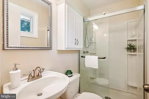 9904 Hedin Dr, Silver Spring, MD 20903 photo 20