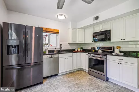 9904 Hedin Dr, Silver Spring, MD 20903 photo 13