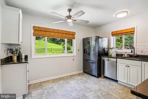 9904 Hedin Dr, Silver Spring, MD 20903 photo 11