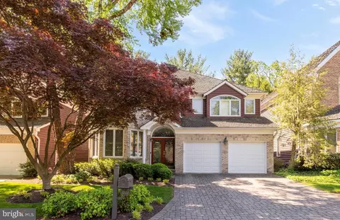 5512 Thornbush Ct, Bethesda, MD 20814